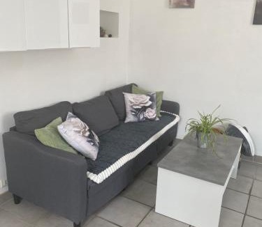 Bleigny-le-Carreau House | La Solangette, petite maison confortable et calme