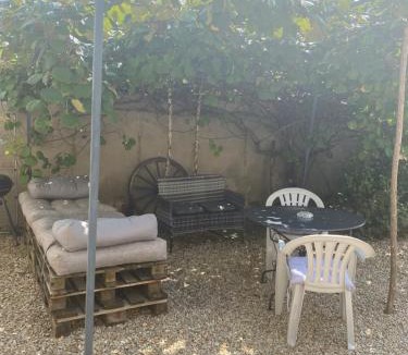 Bleigny-le-Carreau House | La Solangette, petite maison confortable et calme