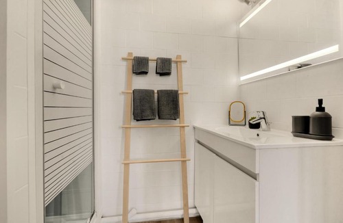 Saint - Aubin - Dupuy Apartment | La Suite Damloup - Hypercentre - Calme & confort