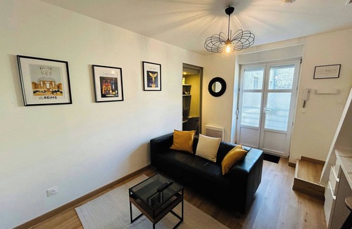 Reims City Centre Apartment | La Suite Marie Stuart | Hypercentre