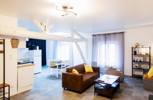 Vitry-le-Francois Apartment | La Sweet House Dorée Centre Ville Wifi Tout confort