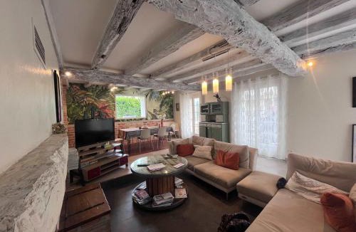 Coufouleux Villa | La Toscane Country villa pool sleeps 10