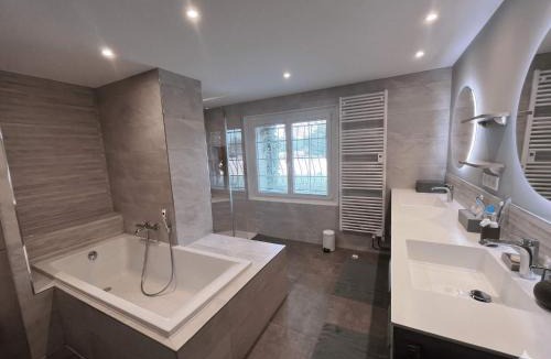 Coufouleux Villa | La Toscane Country villa pool sleeps 10