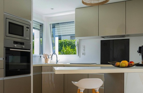 Concarneau Villa | "LA VILLA DE CARLA" 4 pers heated pool, beach and GR34 on foot Concarneau
