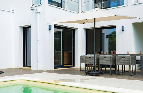Concarneau Villa | "LA VILLA DE CARLA" 4 pers heated pool, beach and GR34 on foot Concarneau