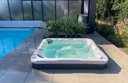 Les Bordes-Aumont Bed & Breakfast | La Villa Séquoia