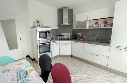 Amneville House | La Villa Sainte-rose: Gîte 3 Chambres Avec Jardin à 5 min de la Cité des Loisirs