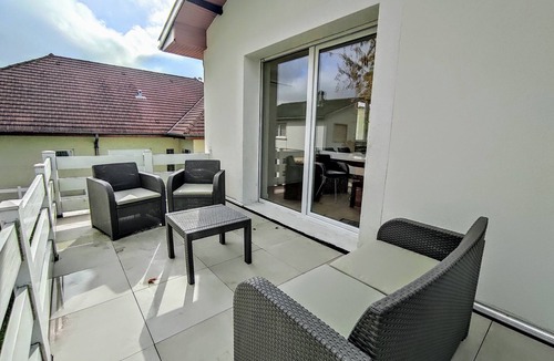 Amneville House | La Villa Sainte-rose: Gîte 3 Chambres Avec Jardin à 5 min de la Cité des Loisirs