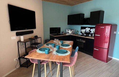 Vinneuf House | Lakeside chalet, a haven of peace and nature less than 100km from Paris