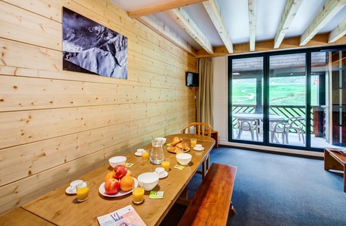 Peyragudes Apartment | Large Alpine Base for 9 near slopes