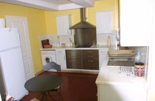 Bandol Apartment | Large apartment , 1st floor, small garden, beach at 150 m. splendid view