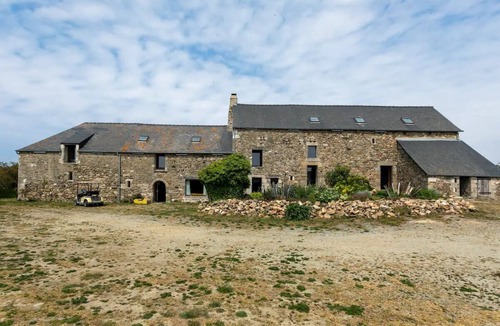 Lancieux Cottage | Large, atypical, artistic gîte in the heart of ecogolf and just a stone's throw from the beaches.