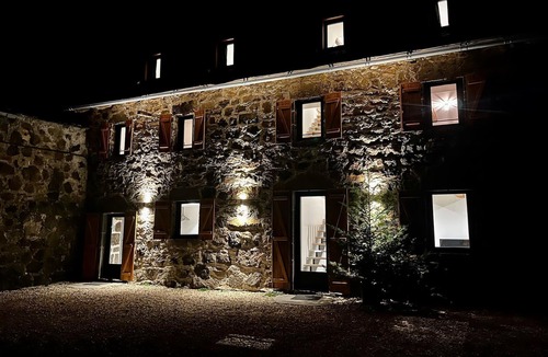 Condom-d'Aubrac House | Large-capacity group gîte in Aubrac