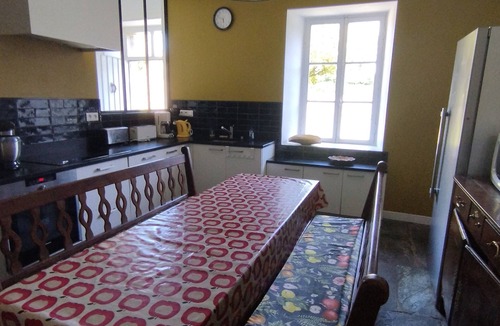 Plestin-les-Greves House | Large character gîte 2 kms from the sea, close to shops and in a quiet location.