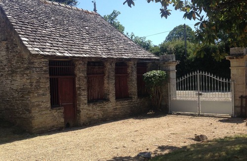 Plestin-les-Greves House | Large character gîte 2 kms from the sea, close to shops and in a quiet location.
