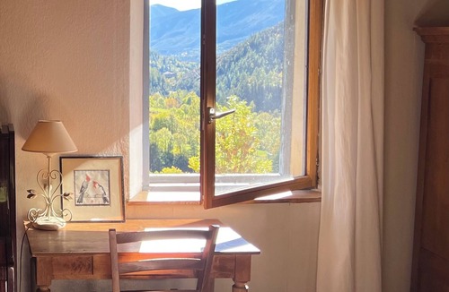 Colmars Ski Chalet | Large & Cosy Chalet in Alpes de Haute Provence, with chimney, piano & garden!