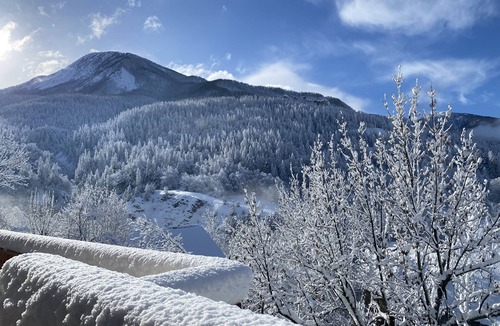 Colmars Ski Chalet | Large & Cosy Chalet in Alpes de Haute Provence, with chimney, piano & garden!