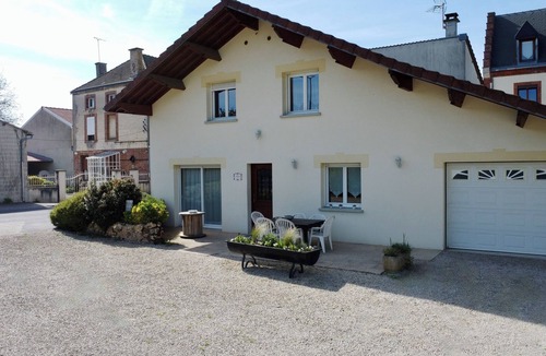 Vadenay House | Large, detached vacation rental/4-bedroom family home for 12 people.