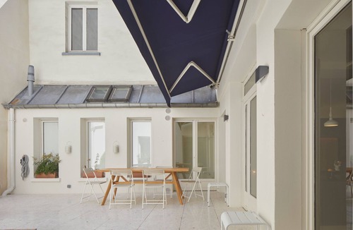 Les Iles Apartment | Large duplex with terrace at City Hall