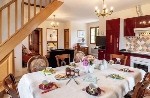 Saint-Geyrac House | Large family gîte Les Trois Chênes, 12 pers. with terrace, garden, swimming pool