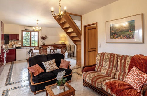 Saint-Geyrac House | Large family gîte Les Trois Chênes, 12 pers. with terrace, garden, swimming pool