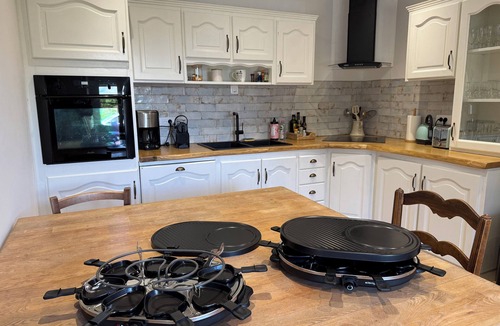 Lanmerin Cottage | Large family home (15 people or less), nature and beaches 10 km away
