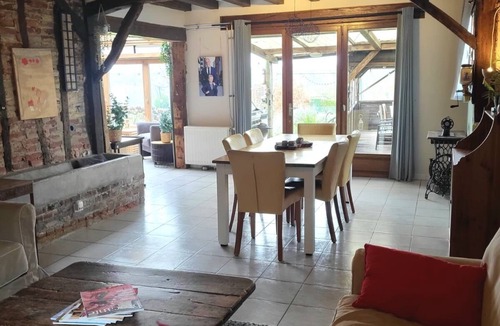 Parfondeval House | Large family home with hottub, large garden and playroom