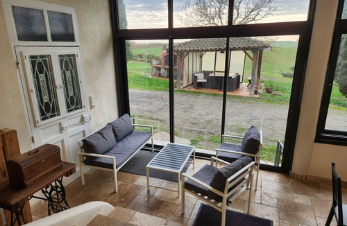 Lareole Other | Large farmhouse in the quiet of the Toulouse countryside