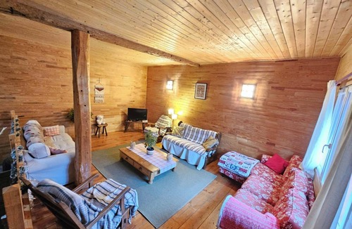 Raon-sur-Plaine Ski Chalet | Large gîte for 14 people with hot tub & fireplace 🌲 Nature, forest & relaxation