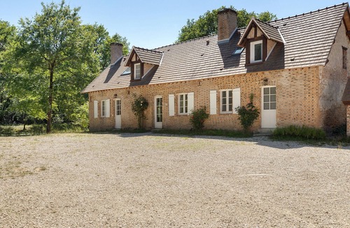 Saint-Viatre House | Large House in the Heart of the Forest – 7 Suites/Large Dormitory