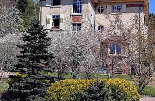 Angomont House | Large house of 650m2 in lush greenery surrounded by forests and lakes
