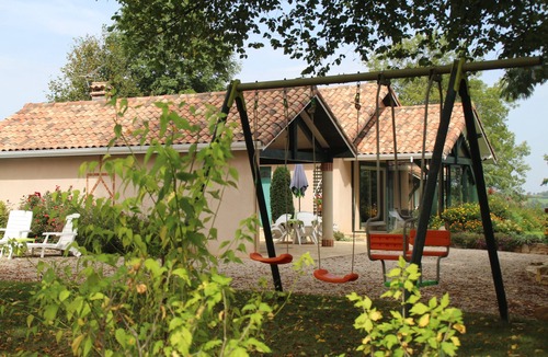 Begole House | Large House with pool veranda and views of the Pyrenees