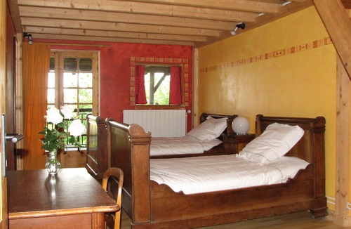 Montech Bed & Breakfast | Large old farmhouse in the Garonne valley with large garden and swimming pool