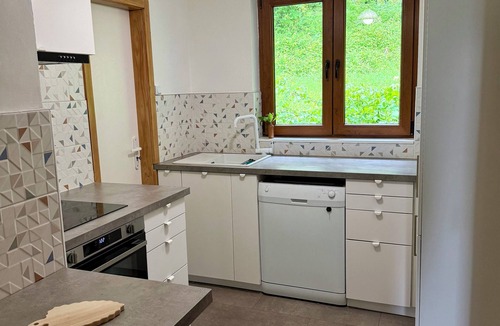 Saint-Quirin House | Large, quiet family home on the edge of the forest, overlooking the village.