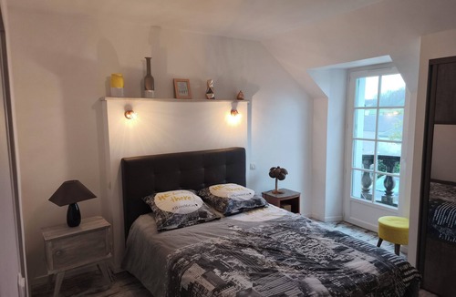 Mauvezin House | Large, quiet "Un Air de Famille" country house with views of the Pyrenees