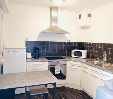 Chalons-en-Champagne Apartment | Large studio near CNAC