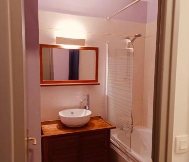 Chalons-en-Champagne Apartment | Large studio near CNAC