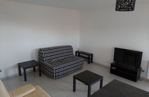 Seilh Apartment | Large T2 apartment at Seilh golf
