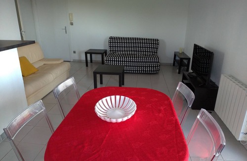 Seilh Apartment | Large T2 apartment at Seilh golf