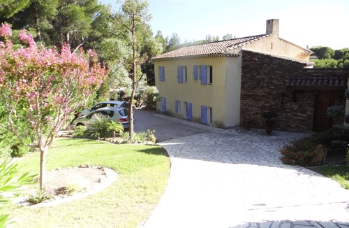 Saint-Cyr-sur-Mer Villa | Large Villa 15p, pool, sea, tennis, near Calanques and Golf de Frégate.
