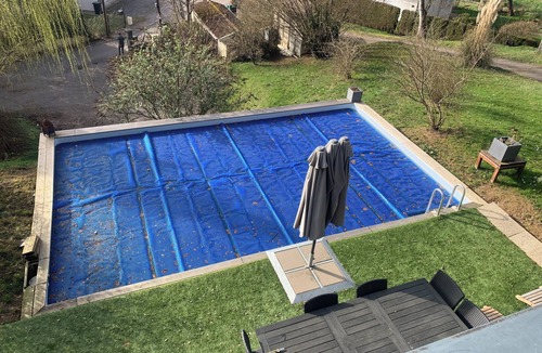 Epinal House | Large villa that sleeps 10 with a heated pool