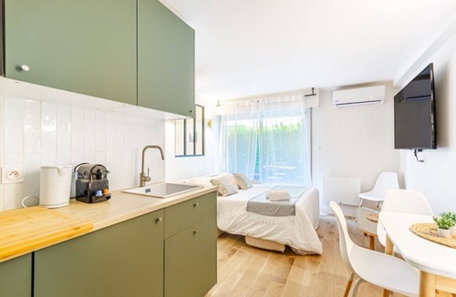 Grand Parc-Paul Doumer Apartment | Lavie Maison: Balneo Garden Flat