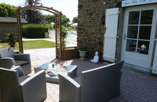 Saint-Jouan-des-Guerets Apartment | Le Belhem by Interhome