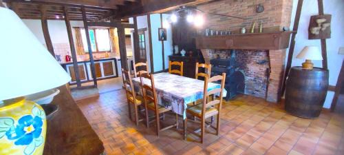 Brognon House | Le caprice