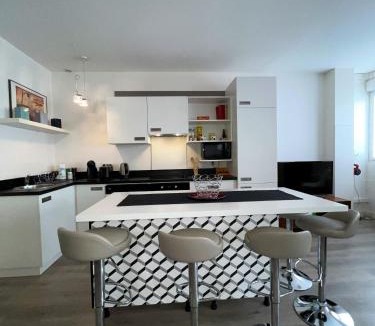 Saint Nicolas - Charles III - Ville vieille - Trois Maisons - Leopold Apartment | Le Central Victoria I - Central Point - 50m2
