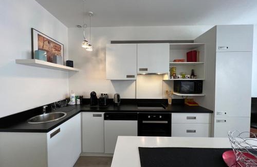 Saint Nicolas - Charles III - Ville vieille - Trois Maisons - Leopold Apartment | Le Central Victoria I - Central Point - 50m2