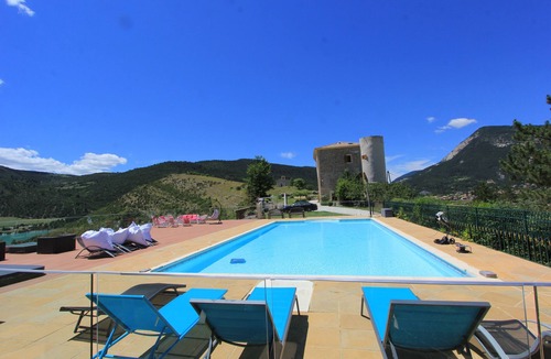 Saint-Andre-les-Alpes House | Le Château de Méouilles, un Lieu Haut de Gamme où Séjourner en Toutes Saisons
