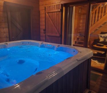Anould Ski Chalet | Le Chalet d'AxEllie Spa et Confort