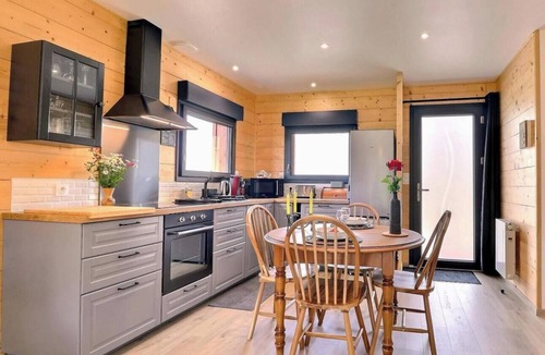 Pleine-Fougeres House | Le Chalet de la Baie