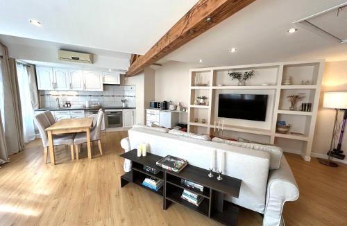 Lourdes House | Le Chalet - maison avec jardin et parking